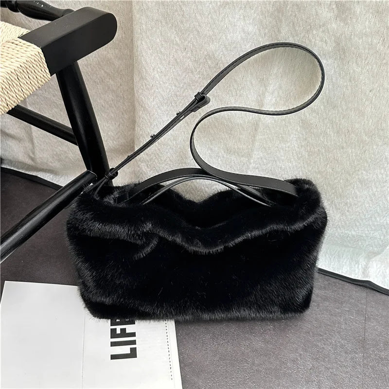 Faux Fur Women Handbag Large Capacity Fashion Winter Soft Ladies Big Tote Trend Female Shoulder Messenger Bag Bolsa Commute Work