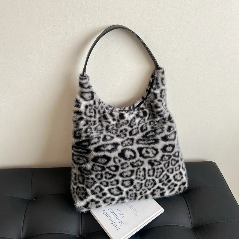 LEFTSIDE Soft Warm Faux Fur Leopard Shoulder Bags for Women 2025 Winter Korean Fashion New Leopard Handbags Trend Hobo Bag